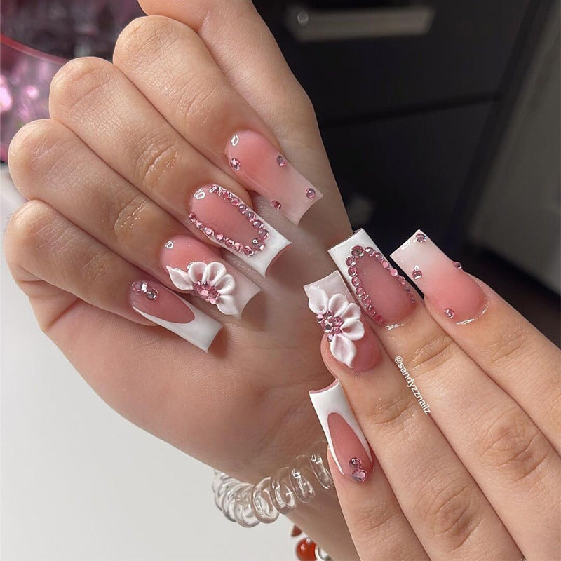 Elegante florale Press-On-Nagelset mit Strass-Akzenten Karnz
