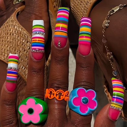 Dekorative Nagelkunst Karnz