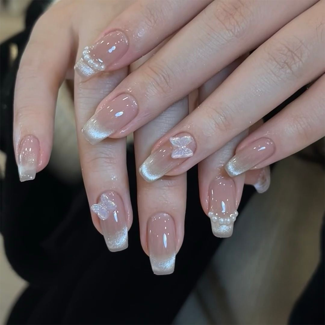 Kunstnagelset mit eleganten Strassverzierungen Karnz