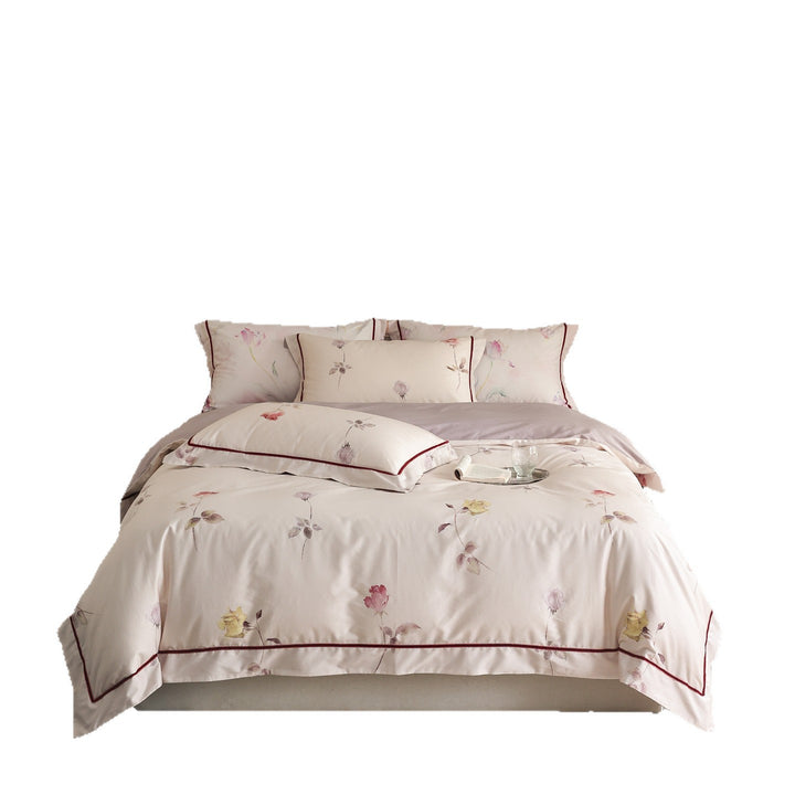 Florales Satin-Duvetbezug-Set mit burgunderfarbiger Biese und umkehrbarem lilafarbenem Rücken