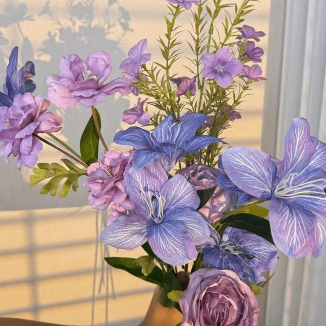 Künstlicher Blumenstrauß mit feinen, realistischen Blüten Karnz