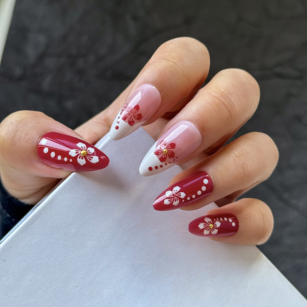 Elegante Blumen Press-On Nagelkunst Kollektion Karnz