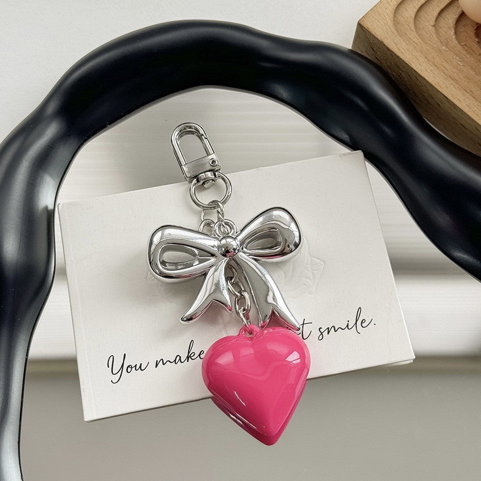 Herzförmiger Charm Schlüsselanhänger Karnz