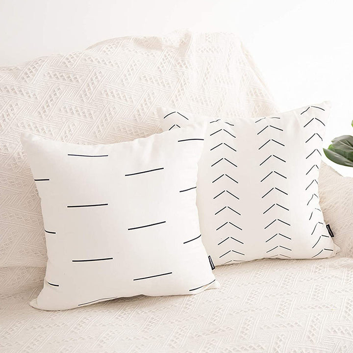 Modernes Zierkissen mit minimalistischem Muster