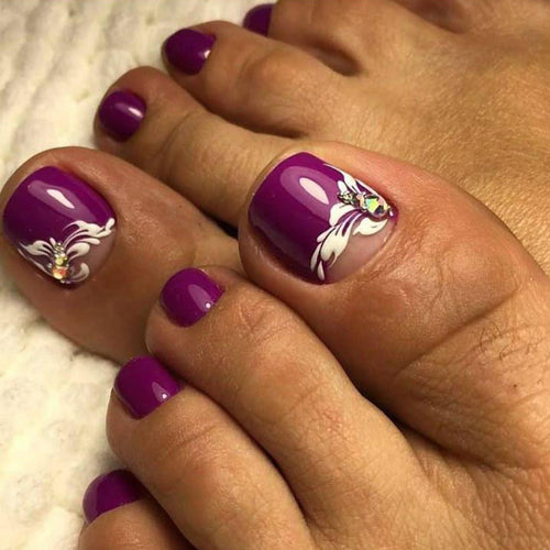 Fußnagelkunst mit Edlem Blüten-Design Karnz