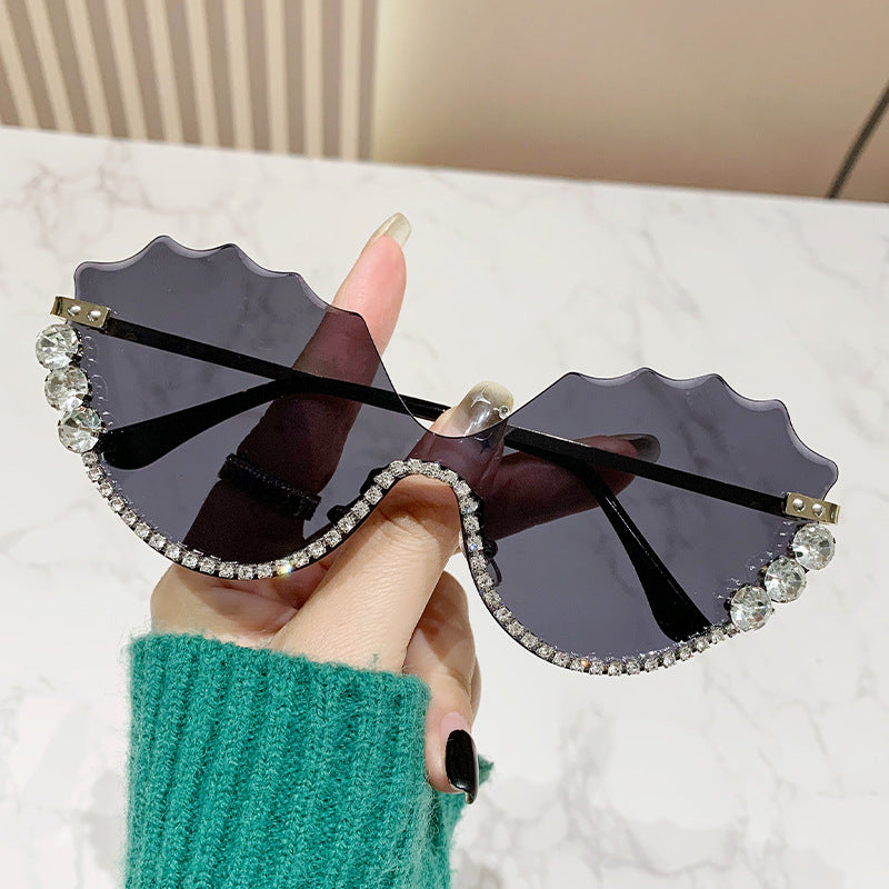 Damen extravagante Sonnenbrille mit glitzerndem Akzent und einzigartigem Design Karnz