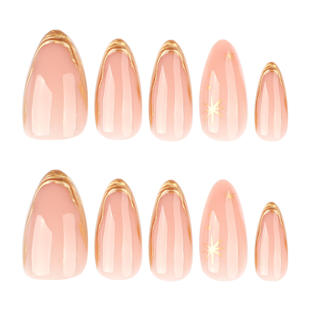 Glamouröse Stiletto-Nägel mit goldnen Akzenten Karnz