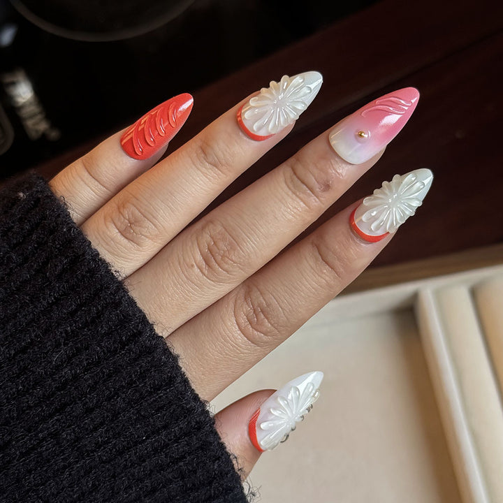 Handgefertigtes Blumen Press-On Nagelset Karnz