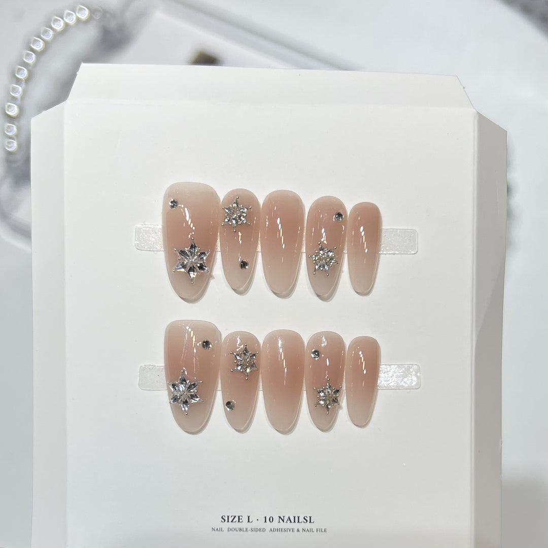 Premium Press-On Nail Art Set mit elegantem Herz- und Blattdesign Karnz
