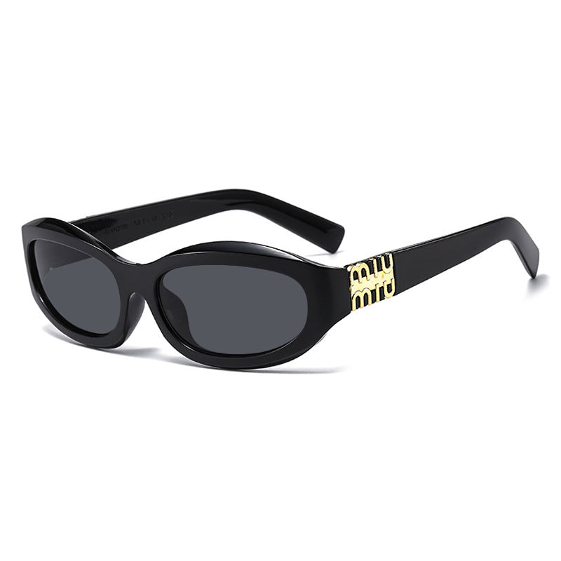 Damen modische Sonnenbrille im geschwungenen Design mit luxuriösen Details Karnz