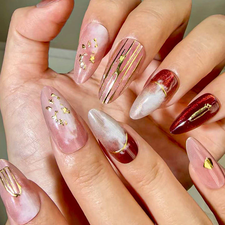 Elegantes Press-On Nagelkunst-Set Karnz