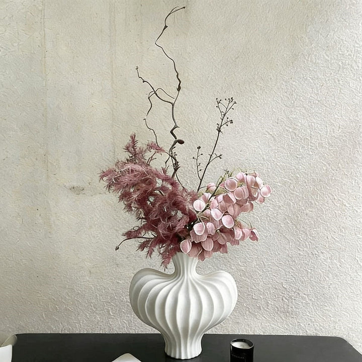 Elegante dekorative Blumenarrangement