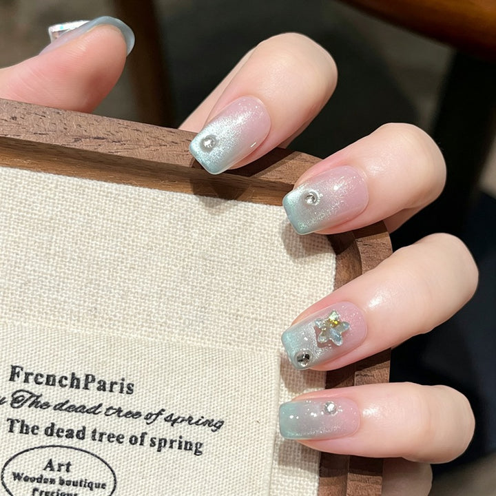 Glitzerndes Press-On Nagelkunst Set Karnz