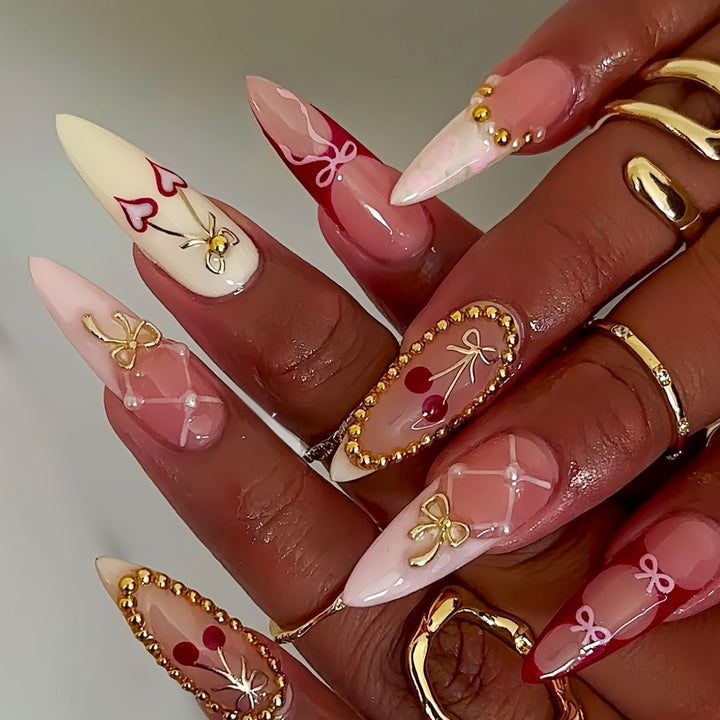Bunte Künstlerische Press-On Nagelkunst Karnz