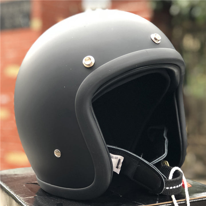 Klassischer Halbschalen-Motorradhelm Karnz