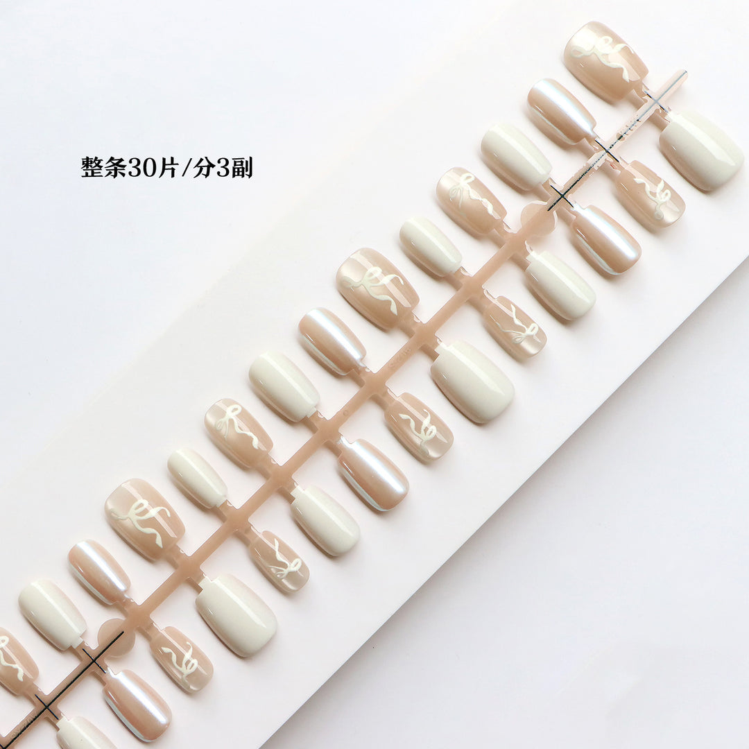 Elegantes Nagelkunst-Set Karnz