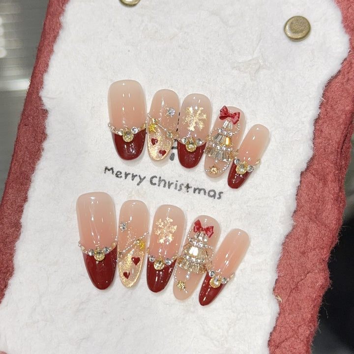 Kunstnagelspitzen mit Festlichem Glamour-Design Karnz