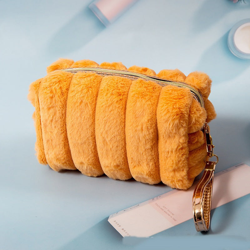 Elegante gestepptes Plüsch-Clutch