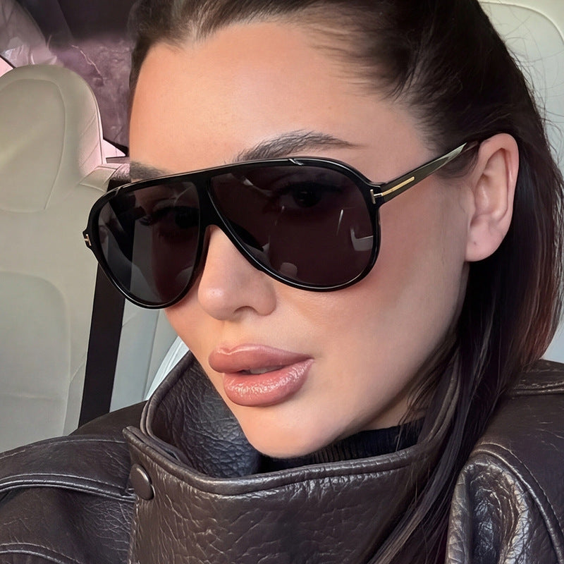 Damen große Sonnenbrille mit modernem Design und schützenden Gläsern Karnz