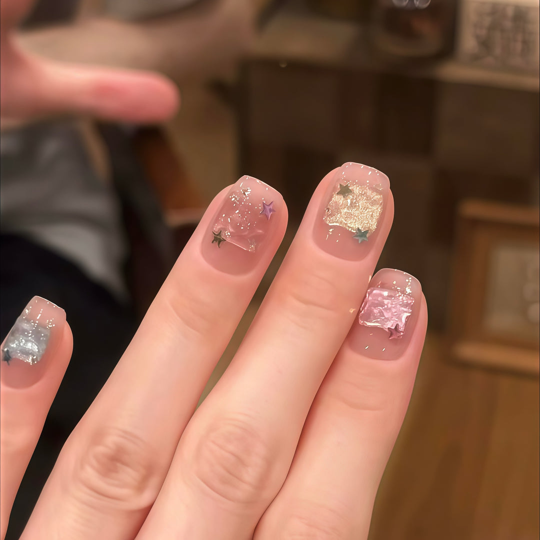 Kunstnägel Im Innovativen Glitzerdesign Karnz