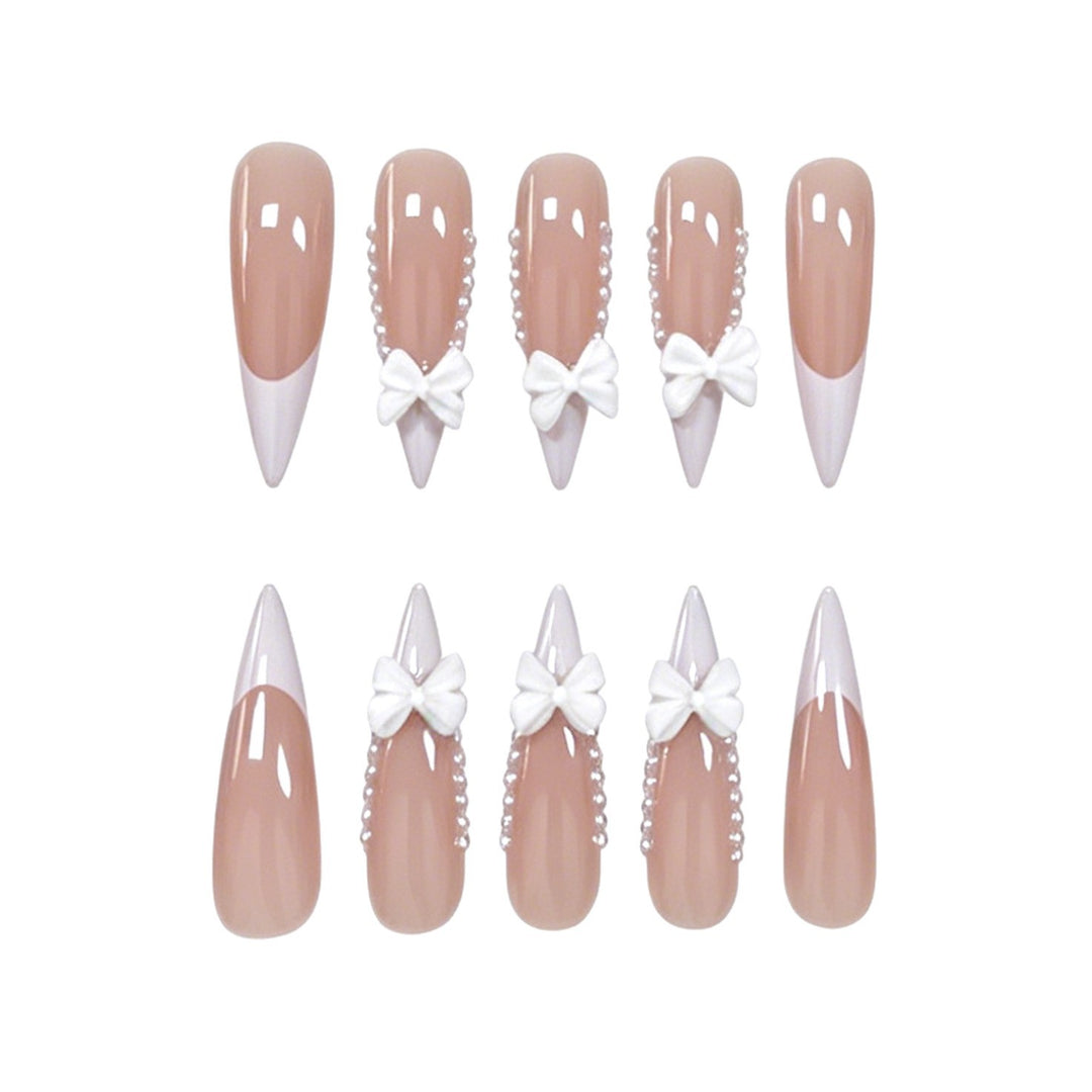 Elegante mit Schleife verzierte Nagelkunst Karnz