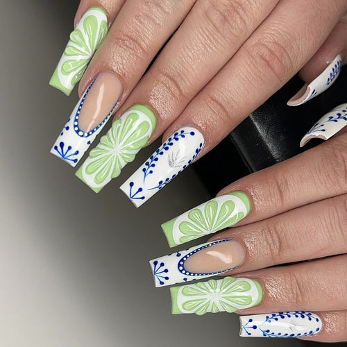 Künstlerische Acryl-Nagelverlängerungen Karnz