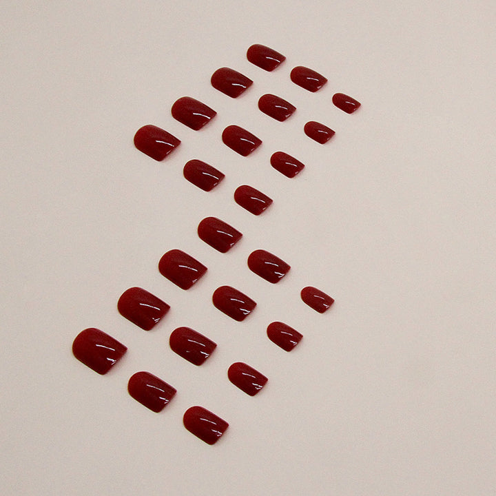Glänzendes Press-On-Nagelset Karnz