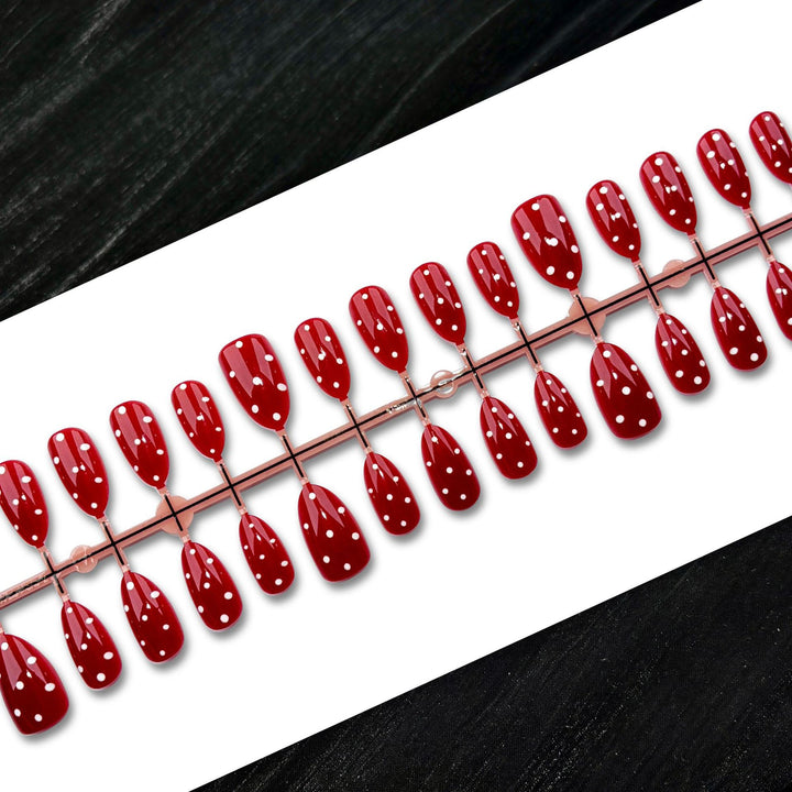 Stylisches Press-On Nagelkunst Set