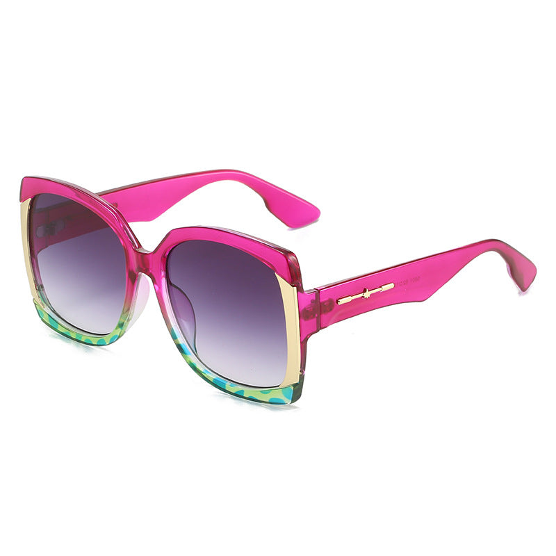 Übergroße Schildpatt-Sonnenbrille mit goldenen Akzenten Karnz