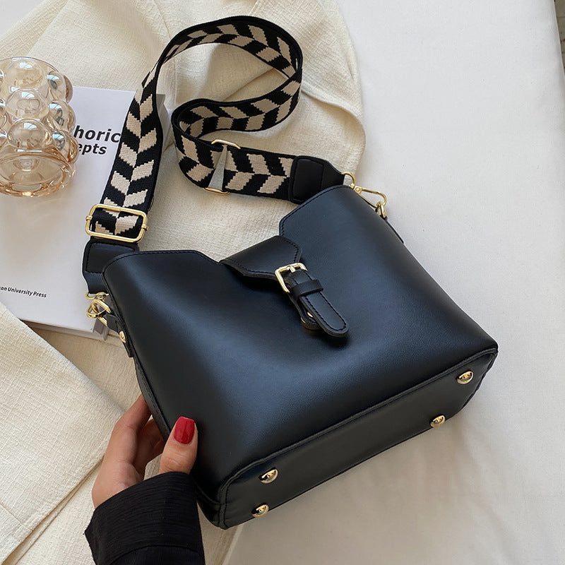 Moderne Strukturierte Handtasche Karnz