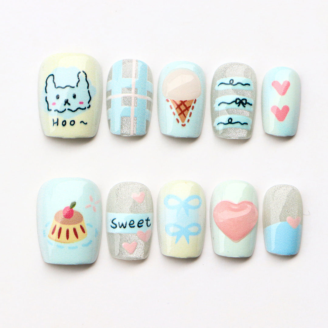 Verspieltes, vom Cartoon inspiriertes Press-On-Nagelset