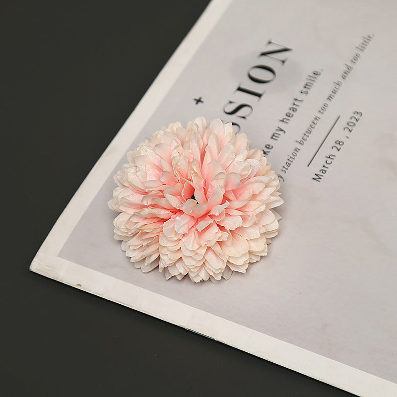 Elegante Chrysanthemen Blüten Haarschmuck