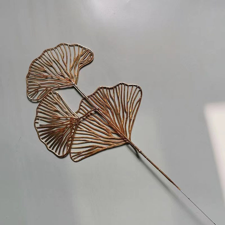 Elegante Metallblätter Dekoration Karnz