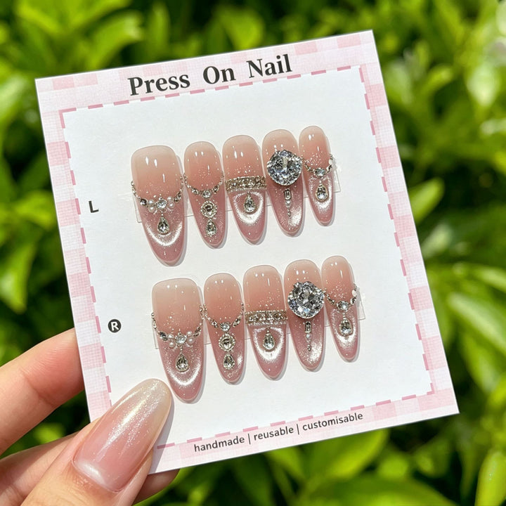 Strass-Beschichteter Press-On Nagelkunst Set