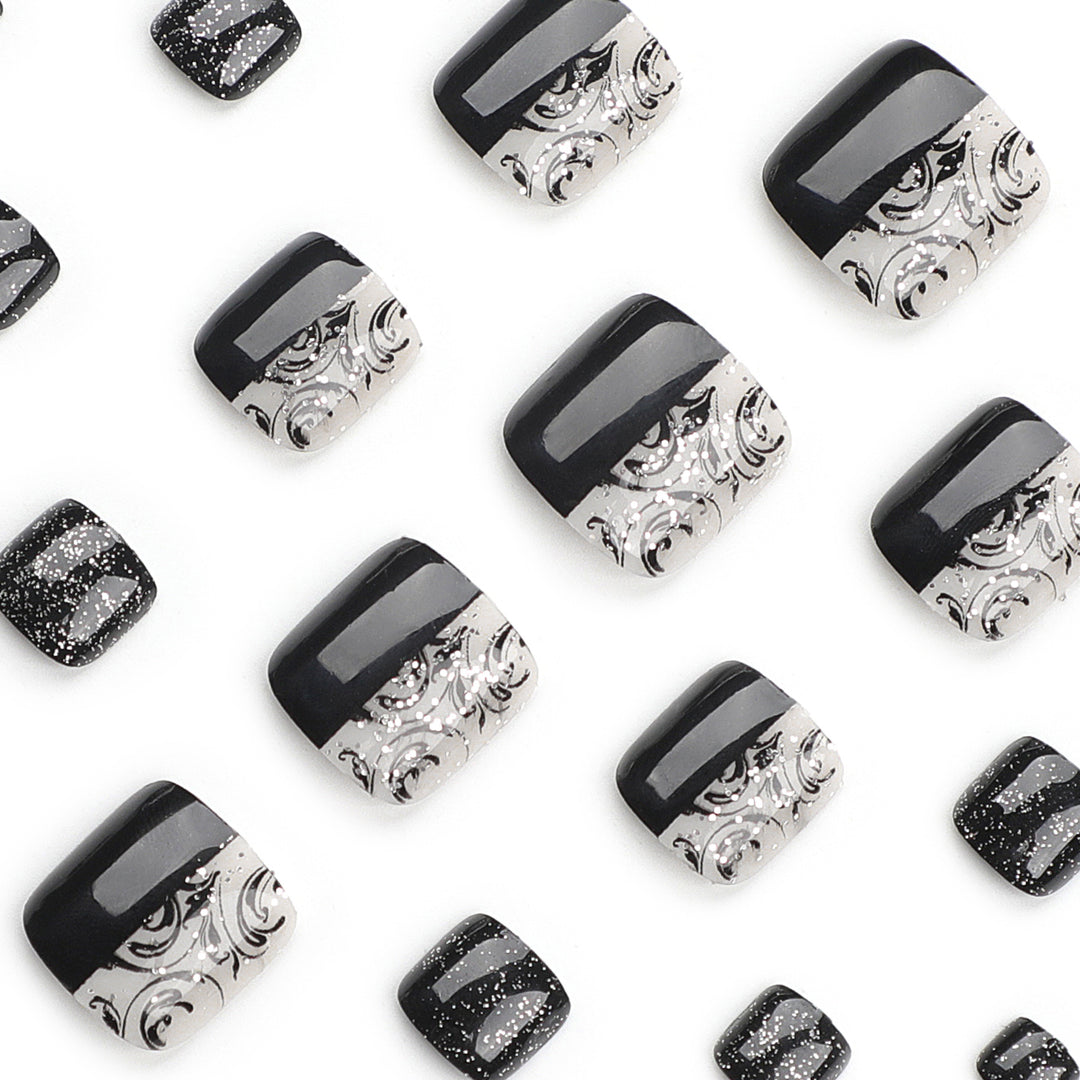 Elegante Fußnagelkunst mit detailliertem Design Karnz