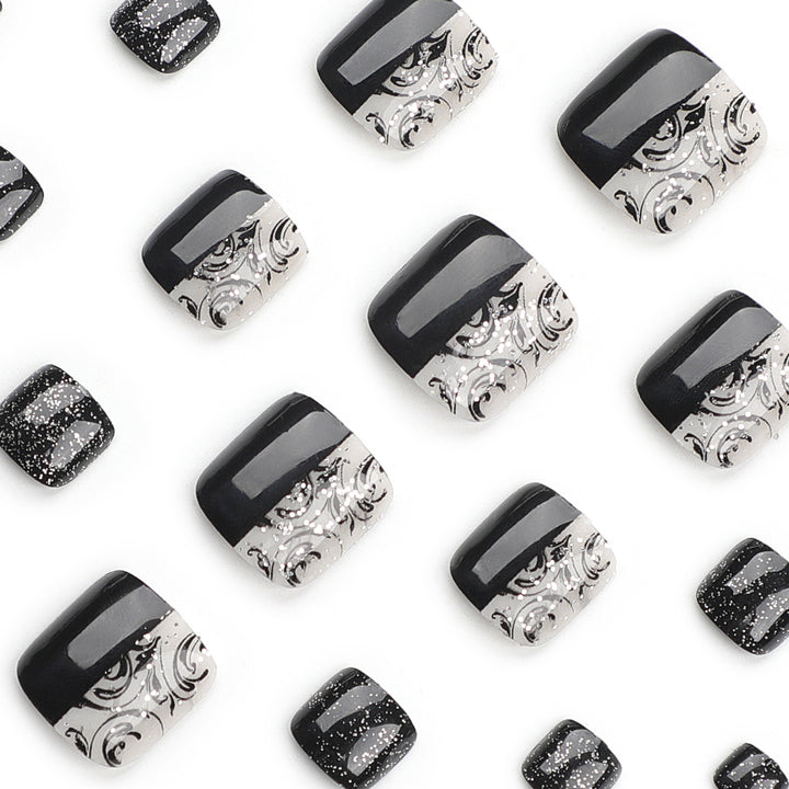 Elegante Fußnagelkunst mit detailliertem Design Karnz