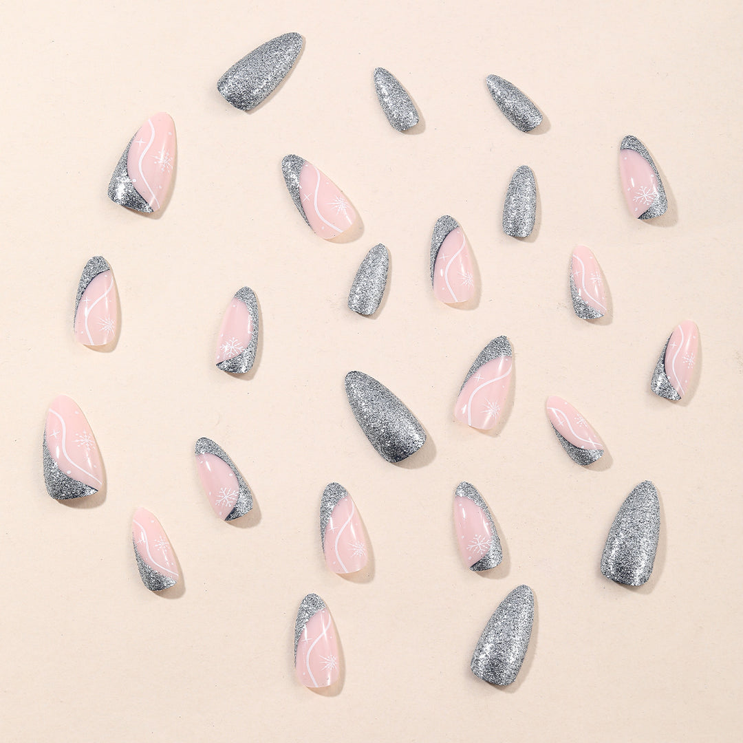 Stylische Stiletto Nagelkunstverlängerungen Karnz