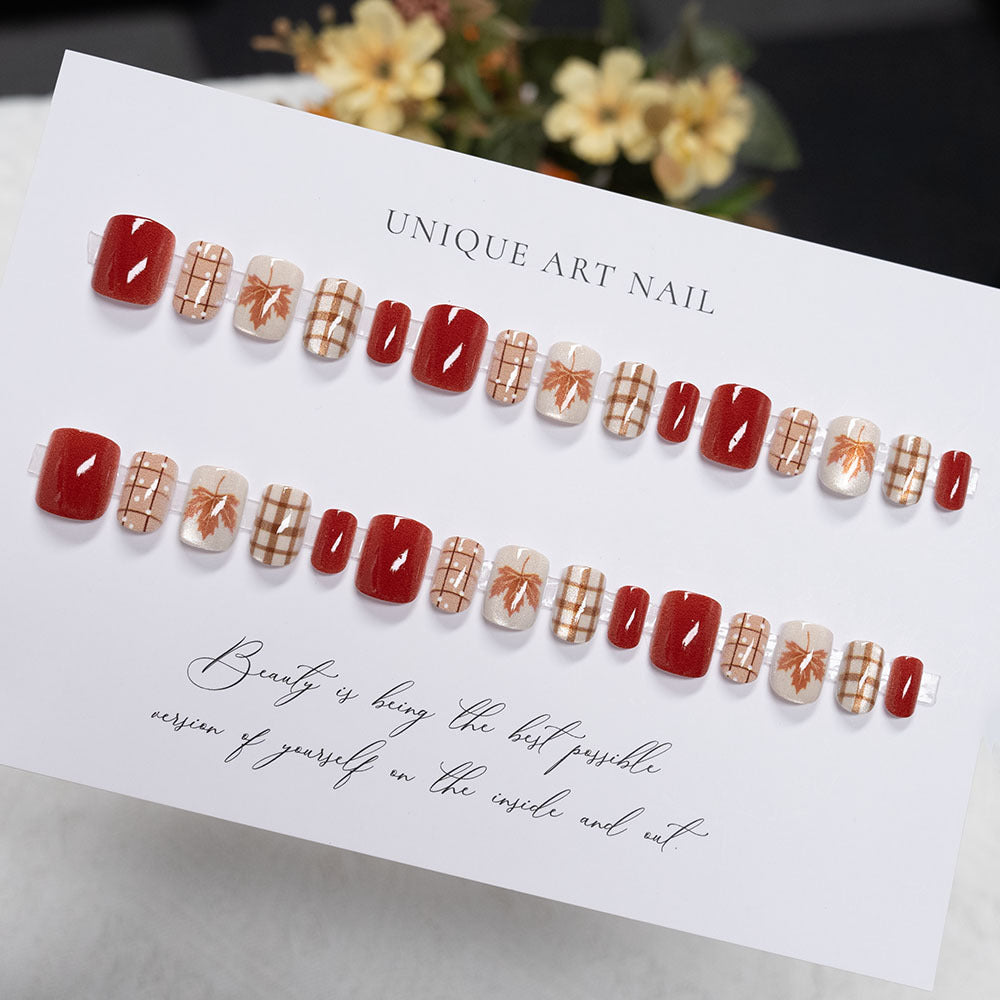 Saisonale Blattdesign Nagelkunst