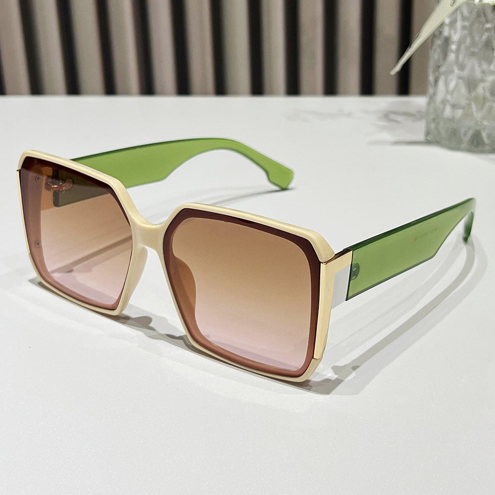 Damen modische Sonnenbrille mit eleganten Akzenten Karnz