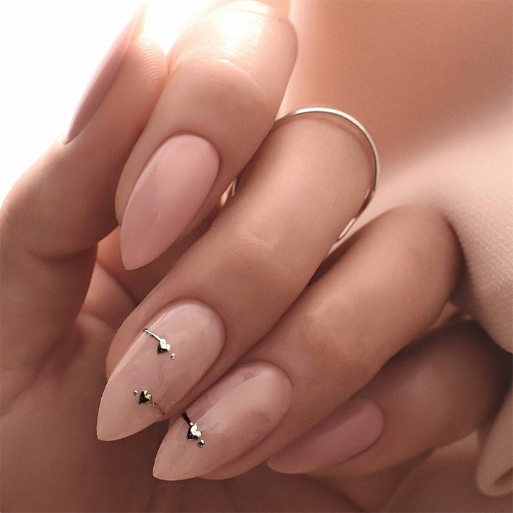 Stylische Press-On Nagelkollektion Karnz