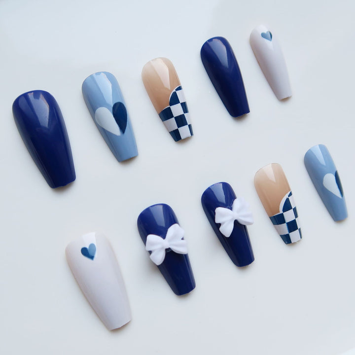 Künstlerisches dekoratives Press-On-Nagelset 1790727345