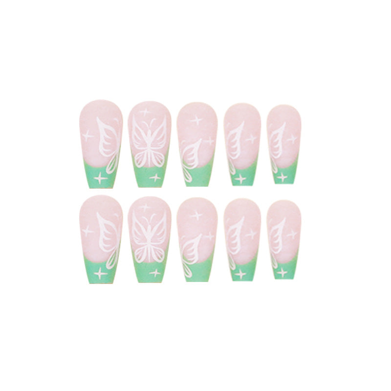 Kunstvolle Nailart mit floralen Akzenten Karnz