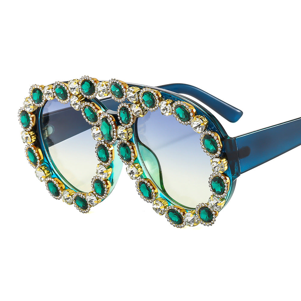 Damen Glamouröse Statement-Sonnenbrille mit auffälligem Kristallrahmen Karnz