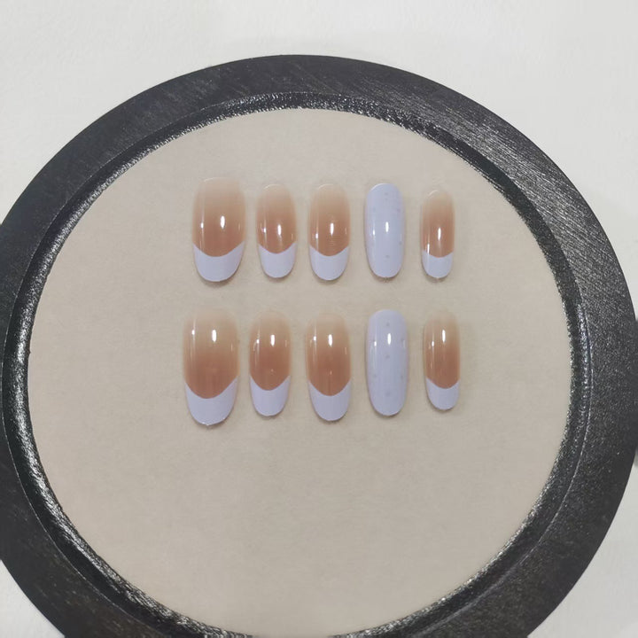 Elegantes französisches Tipps Press-On Nagelset Karnz