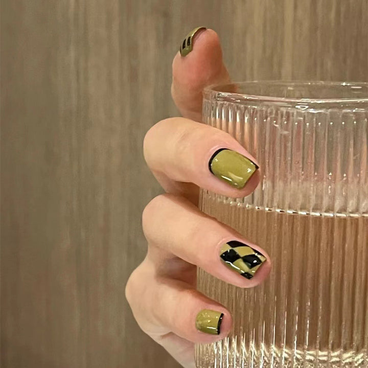 Kunstvolle Stiletto Nagelspitzen Karnz