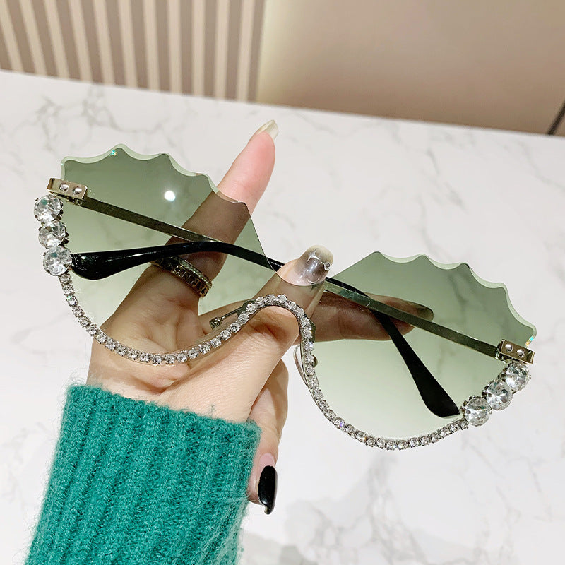 Damen extravagante Sonnenbrille mit glitzerndem Akzent und einzigartigem Design Karnz