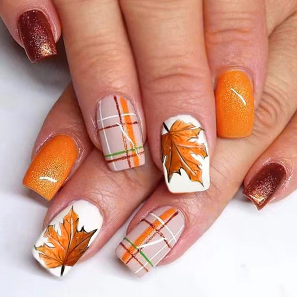 Herbst-inspiriertes Nagelkunstset Karnz