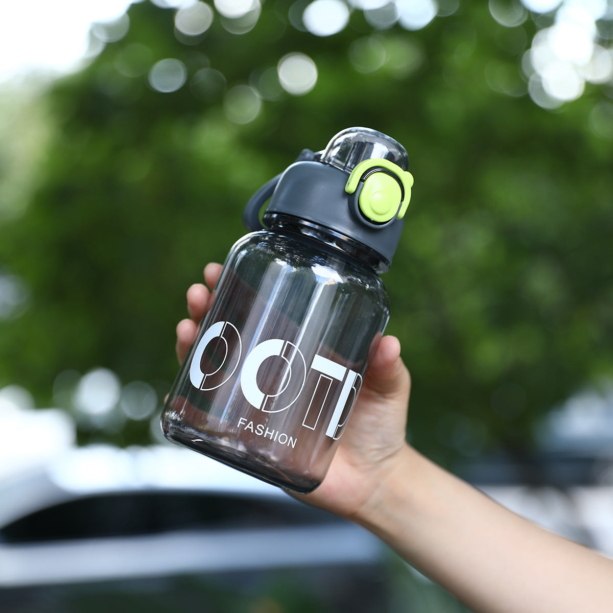 Damen transparente Sporttrinkflasche mit praktischem Aufsatz Karnz