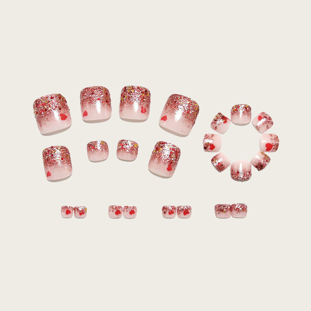 Fußnagelkunst mit Glitzernden Herzen Karnz