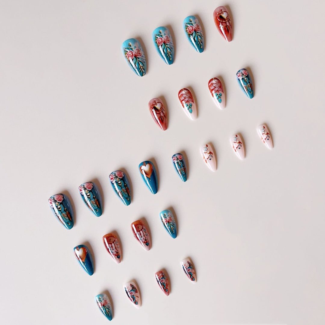 Kunstnagelset mit traumhaften 3D-Rosen- und Herzverzierungen Karnz